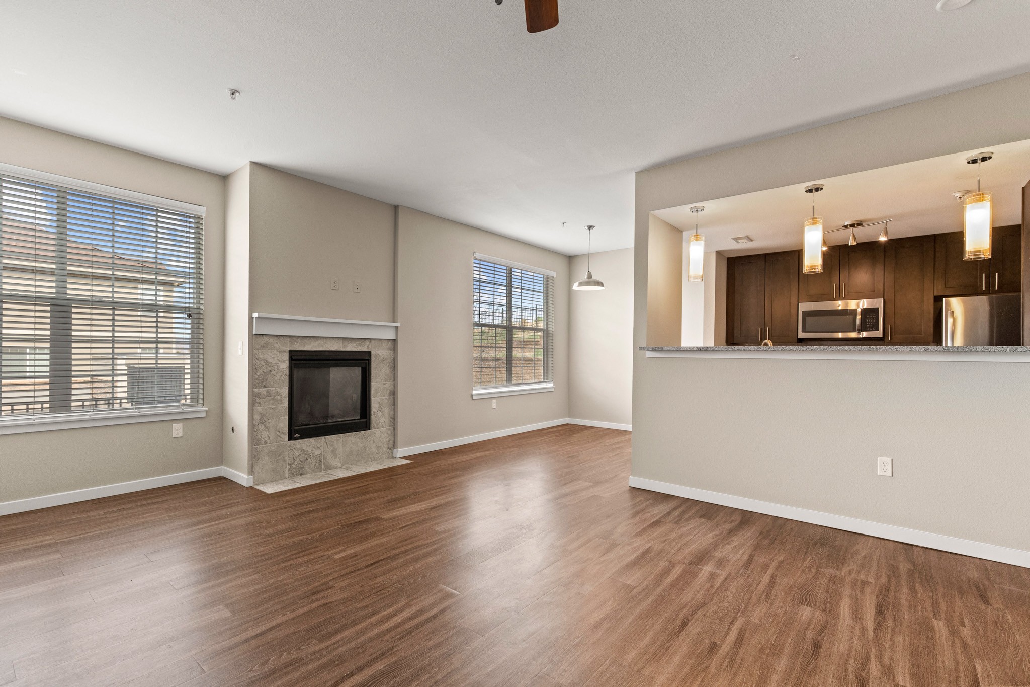 Black Feather Apartment Homes Image 12
